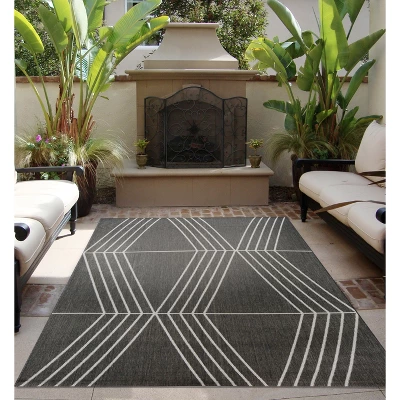 5' X 7' Tilt Outdoor Rug Gray - Project 62™ 4 5' X 7' Tilt Outdoor Rug Gray - Project 62™ - Image 4